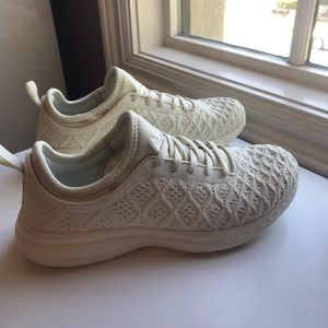 NEW APL techloom phantom